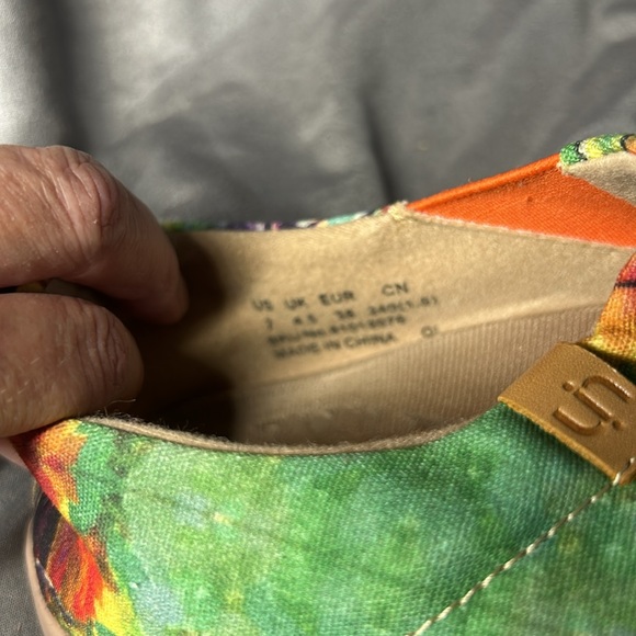 UIN colorful slip on Toledo shoes size 7 - Picture 4 of 5